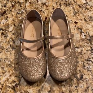 Smart fit gold flats size 10 gently used